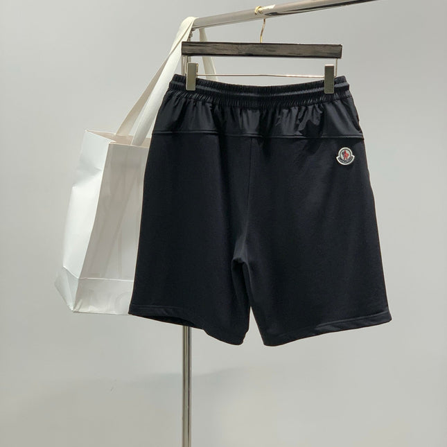 MONCLER 26S SHORTS 592