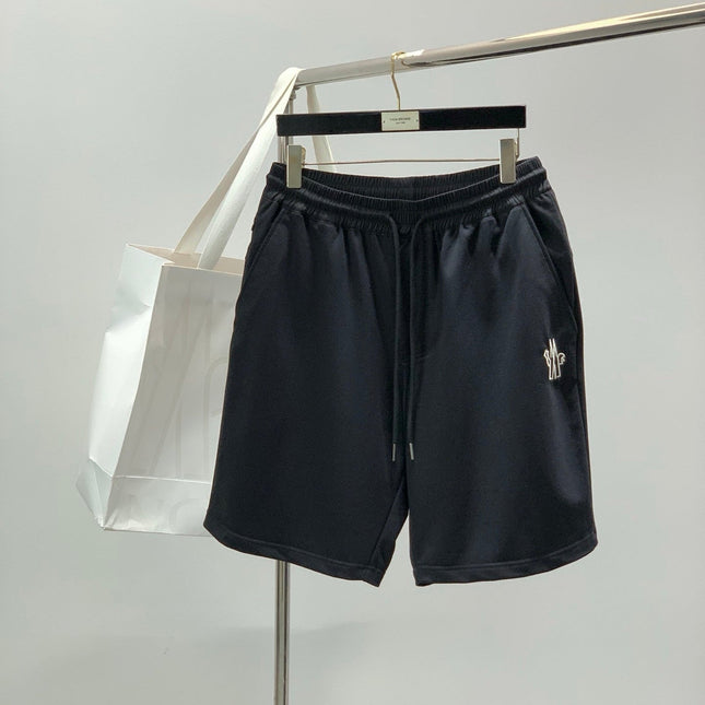 MONCLER 26S SHORTS 592