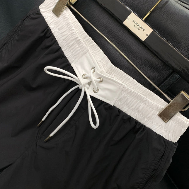 MONCLER 26S SHORTS 567