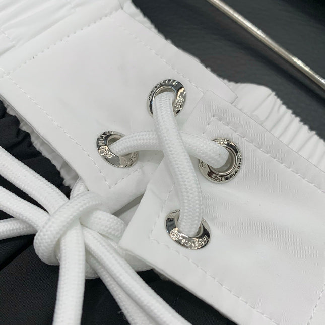 MONCLER 26S SHORTS 567