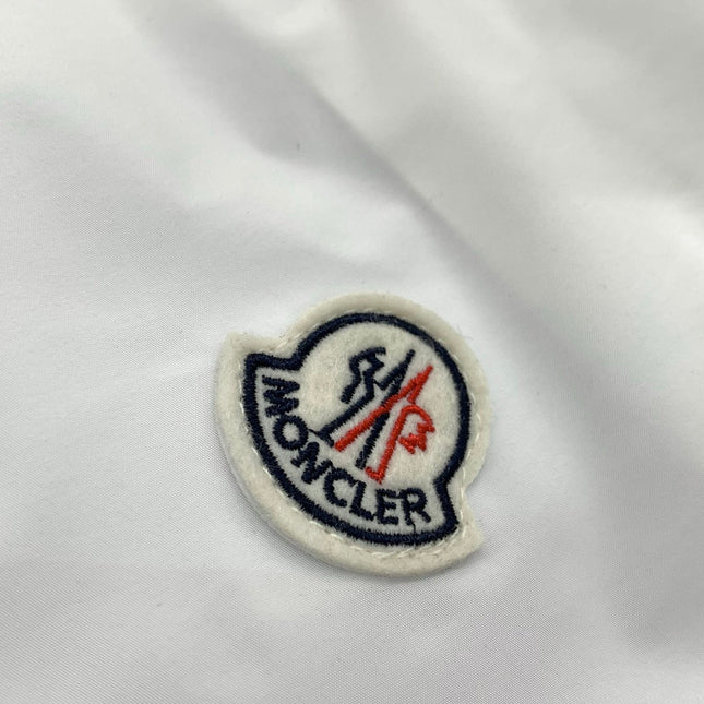 MONCLER 26S SHORTS 568