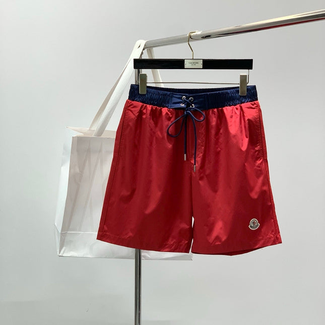 MONCLER 26S SHORTS 570