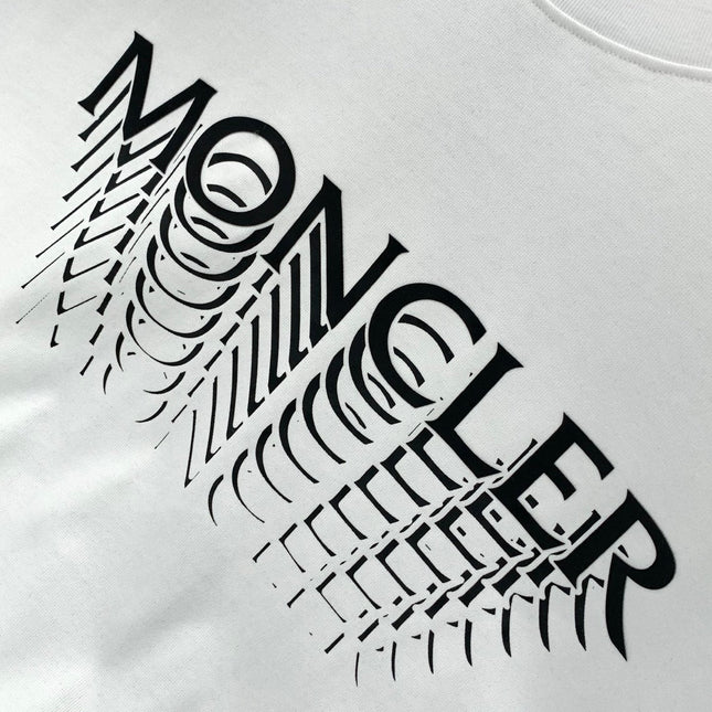 MONCLER 26S SHORT-SLEEVE T-SHIRT 676