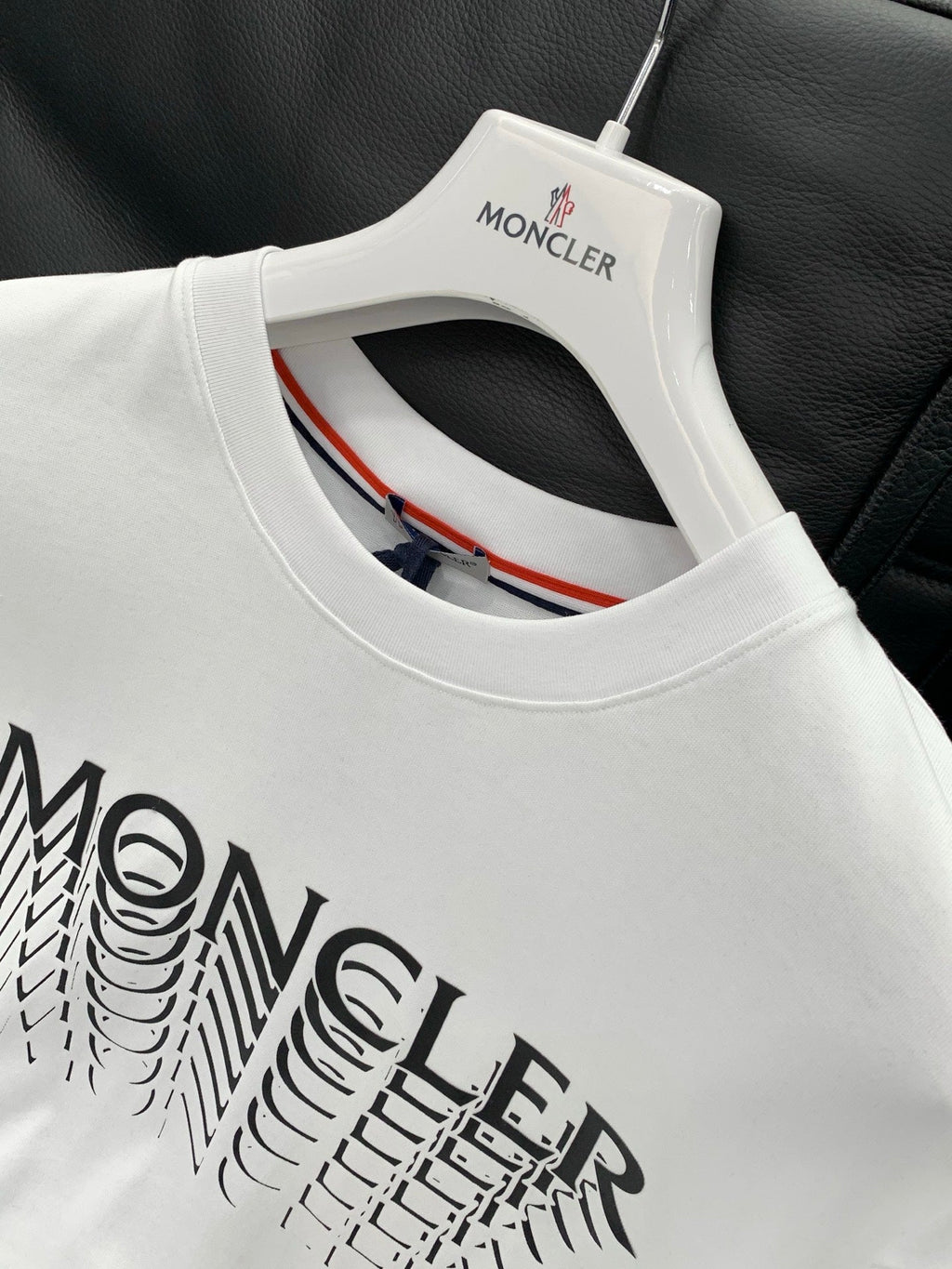 MONCLER 26S SHORT-SLEEVE T-SHIRT 676