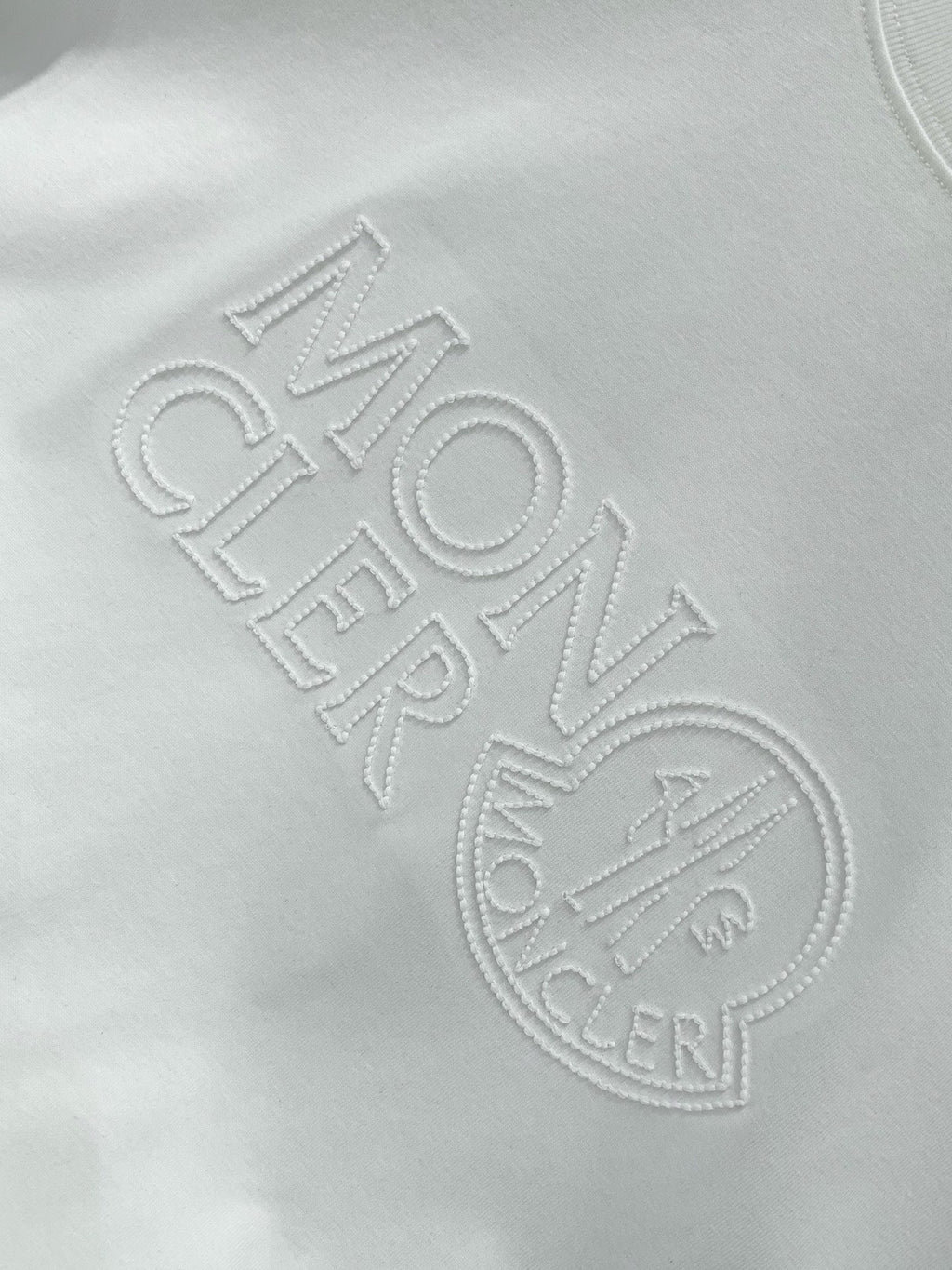 MONCLER 26S SHORT-SLEEVE T-SHIRT 671
