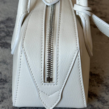 LE TECKEL MEDIUM BAG 32 IN PLATINUM GOATSKIN