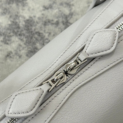 LE TECKEL MEDIUM BAG 32 IN PLATINUM GOATSKIN