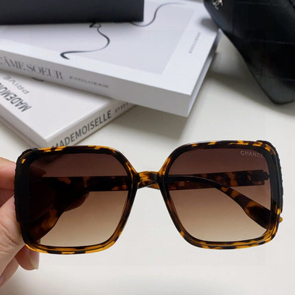 CHANEL 26S OVERSIZED SQUARE SHAPE IN ACETATE 399825