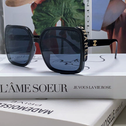 CHANEL 26S OVERSIZED SQUARE SHAPE IN ACETATE 399826