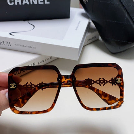CHANEL 26S OVERSIZED SQUARE SHAPE IN ACETATE 399832