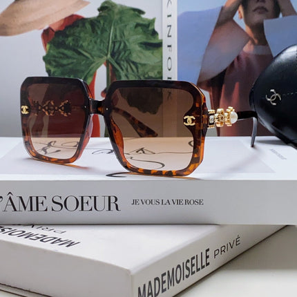 CHANEL 26S OVERSIZED SQUARE SHAPE IN ACETATE 399832