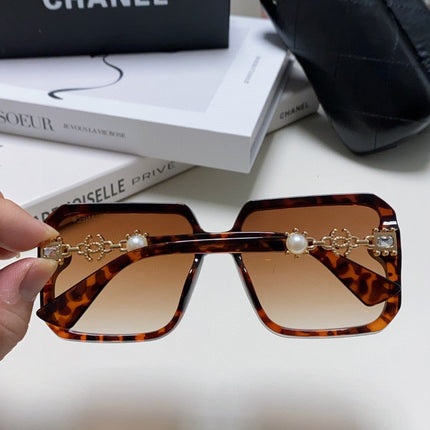 CHANEL 26S OVERSIZED SQUARE SHAPE IN ACETATE 399832