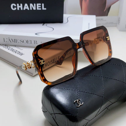 CHANEL 26S OVERSIZED SQUARE SHAPE IN ACETATE 399832
