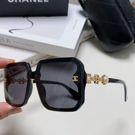 CHANEL 26S OVERSIZED SQUARE SHAPE IN ACETATE 399833