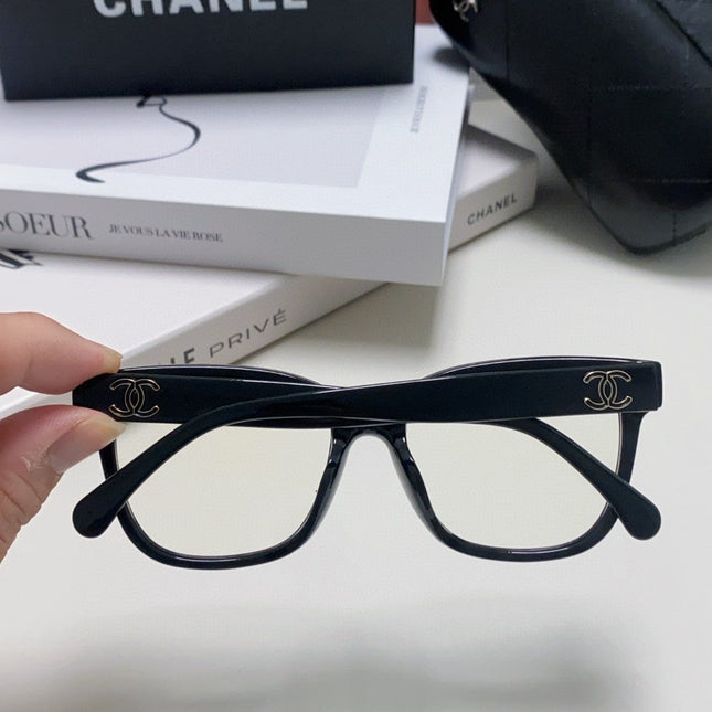 SQUARE SUNGLASSES 632890 IN BLACK ACETATE