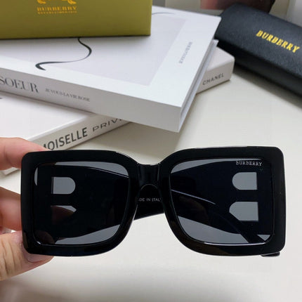 BURBERRY 26S OVERSIZED SQUARE FRAME IN ACETATE 424561