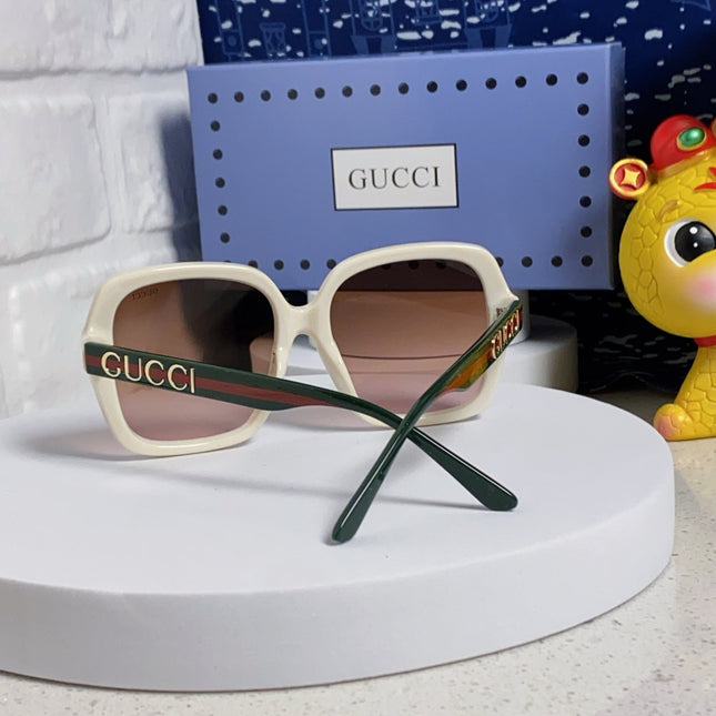 SQUARE FRAME SUNGLASSES 573309 IN ACETATE EMBOSSED LOGO