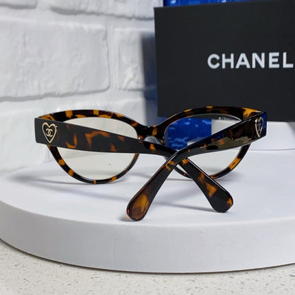 CHANEL 26S BUTTERFLY SHAPE IN ACETATE 417191