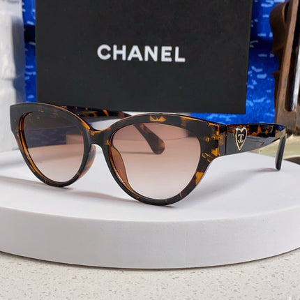 CHANEL 26S BUTTERFLY SHAPE IN ACETATE 417193