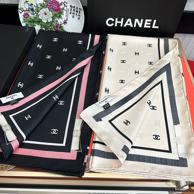 CHANEL 25S SCARF 90 IN SILK 730537