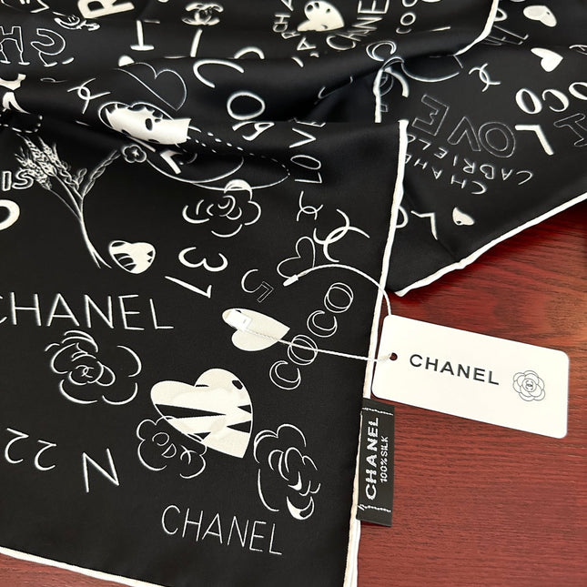 CHANEL 26S SCARF 90 IN SILK 311894