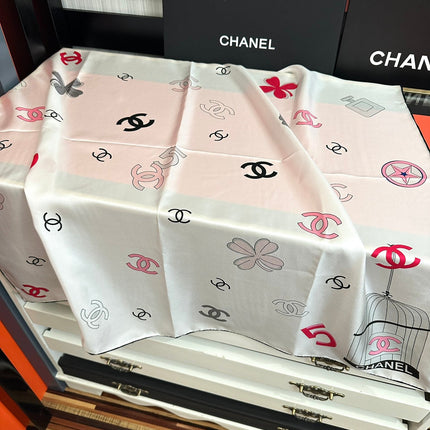 CHANEL 26S SCARF 90 IN SILK 309279