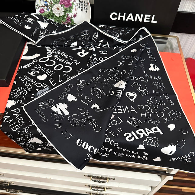 CHANEL 26S SCARF 90 IN SILK 311894