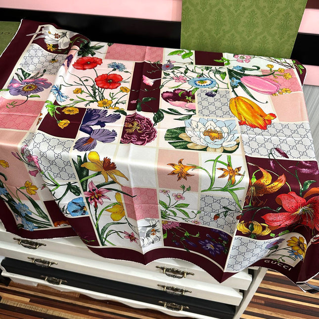 GUCCI 26S SCARF 90 IN SILK 311896