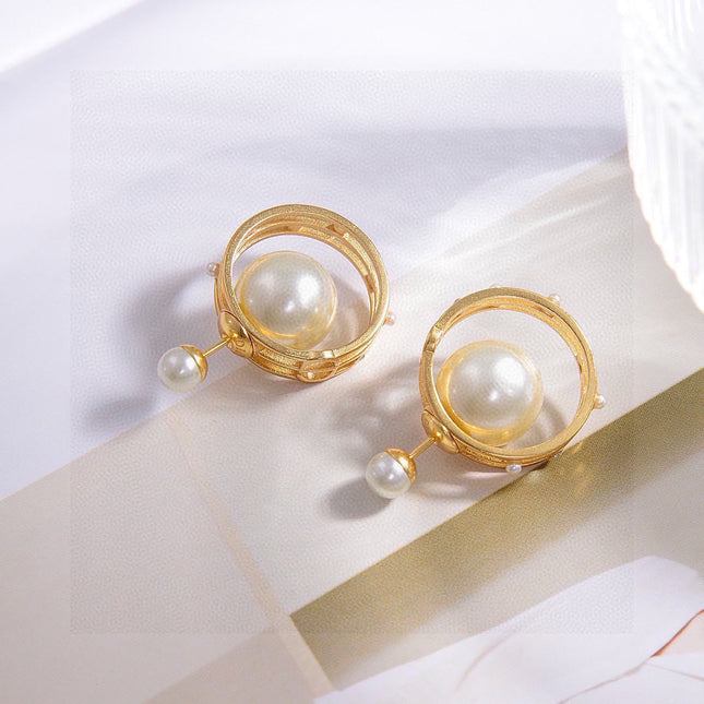 CD 26S DOUBLE PEARL ORBIT EARRINGS IN GOLD TONE METAL 630833