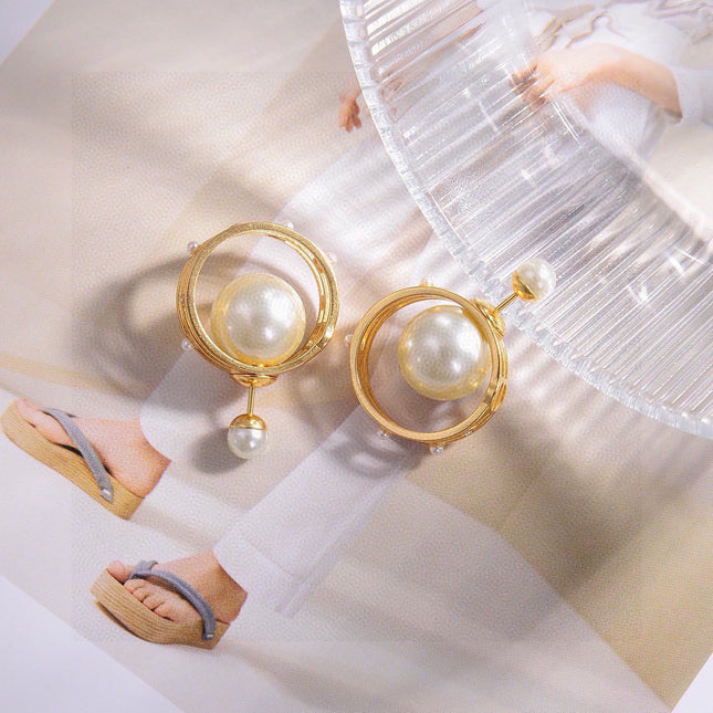CD 26S DOUBLE PEARL ORBIT EARRINGS IN GOLD TONE METAL 630833