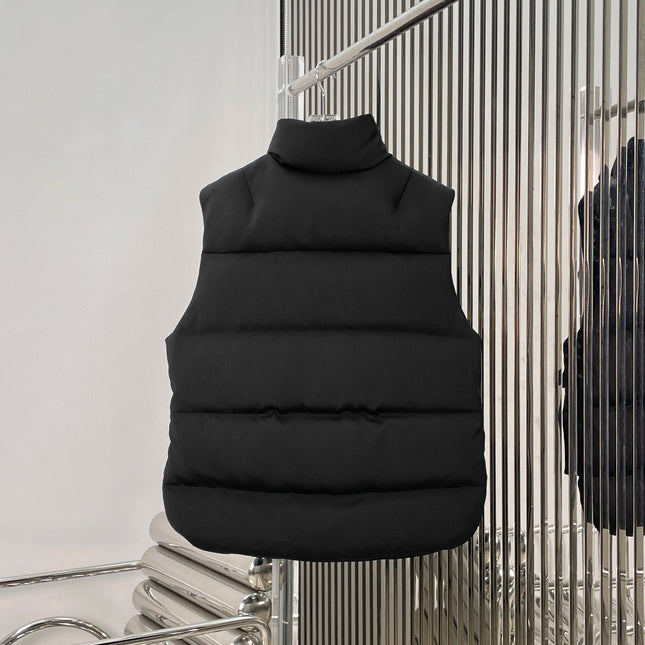 MONCLER 25S SLEEVELESS JACKET 347