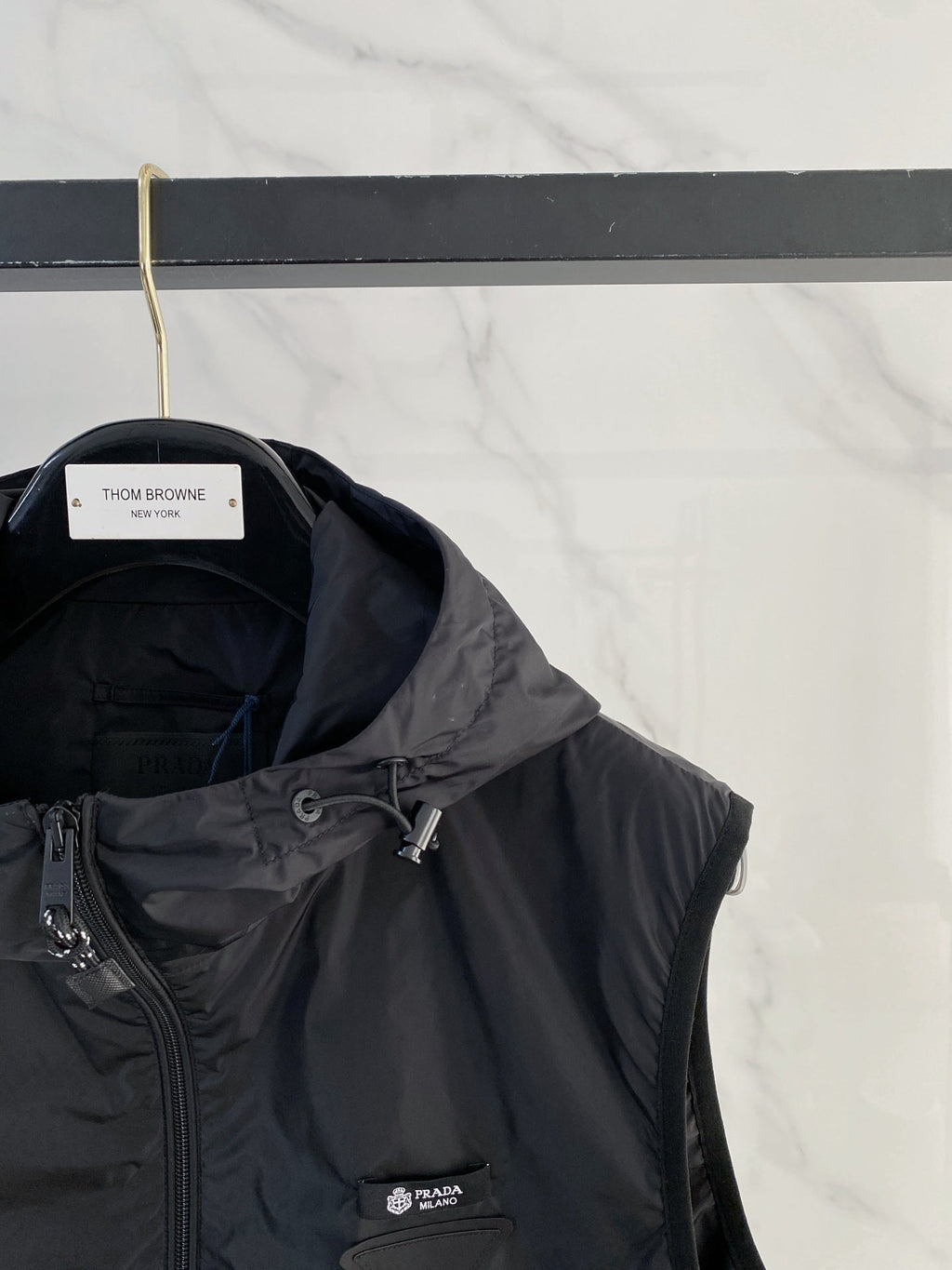 PRADA 26S SLEEVELESS HOODED JACKET 786