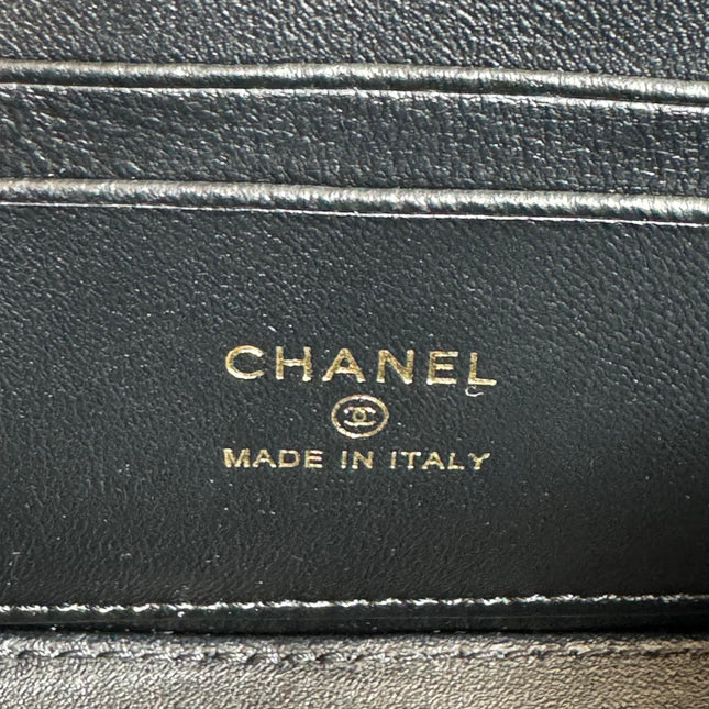 SMALL VANITY CASE 17 WITH HANDLE IN BLACK CALFSKIN GOLD METAL CHAIN