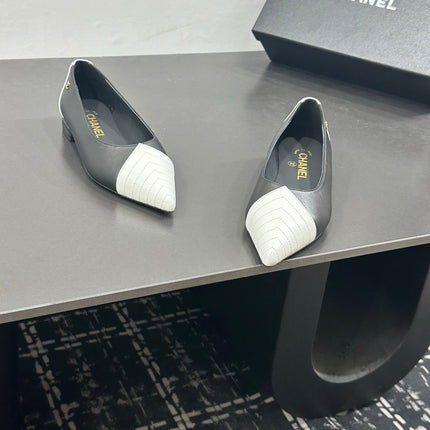CHANEL 26S FLAT SHOES IN BLACK MIX WHITE LAMBSKIN