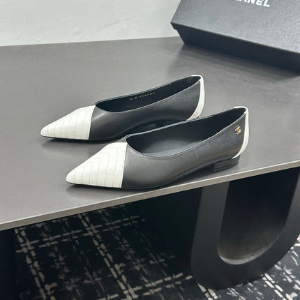 CHANEL 26S FLAT SHOES IN BLACK MIX WHITE LAMBSKIN