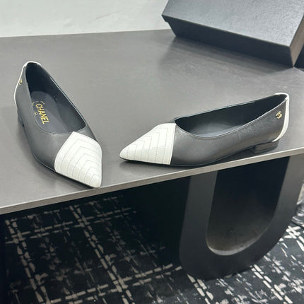 CHANEL 26S FLAT SHOES IN BLACK MIX WHITE LAMBSKIN