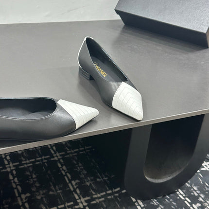 CHANEL 26S FLAT SHOES IN BLACK MIX WHITE LAMBSKIN