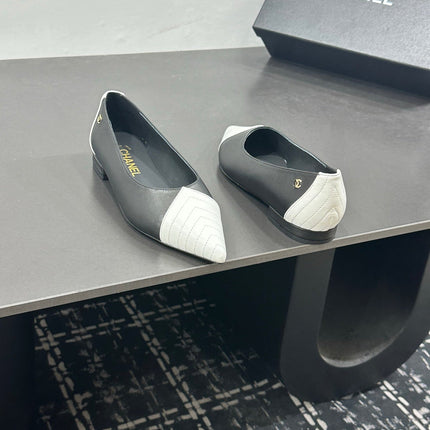 CHANEL 26S FLAT SHOES IN BLACK MIX WHITE LAMBSKIN