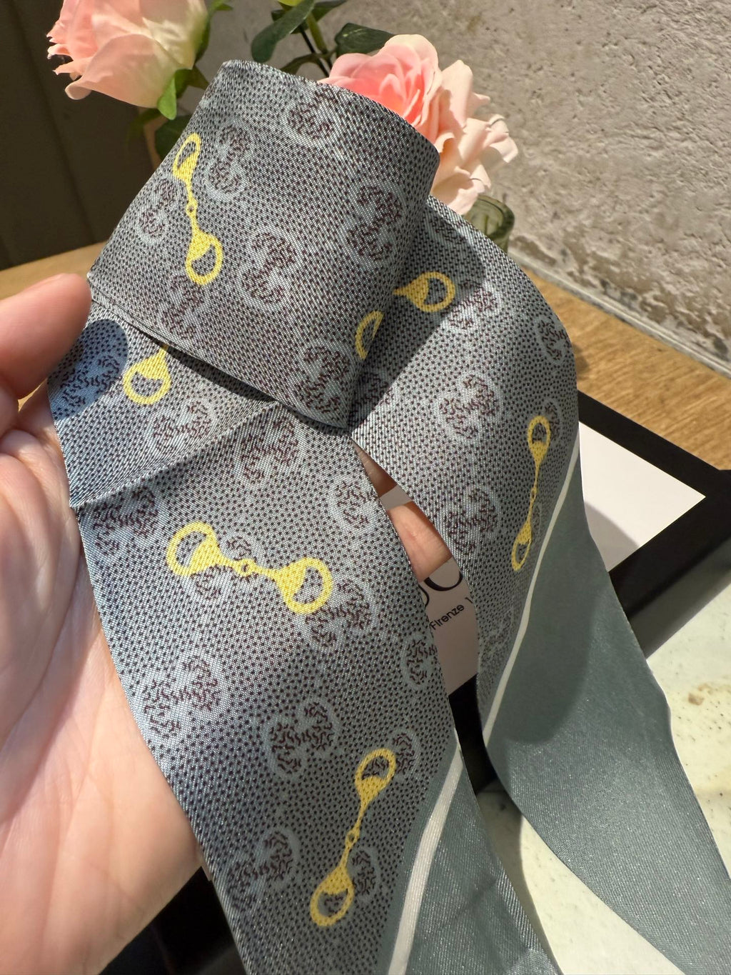 GUCCI 26S SCARF 120 IN SILK 552497