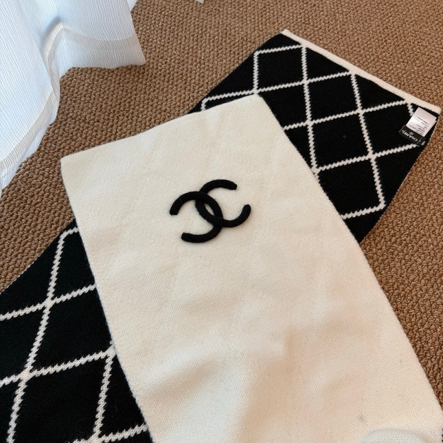 CHANEL 25S SCARF 180 CM IN WOOL CASHMERE 943032