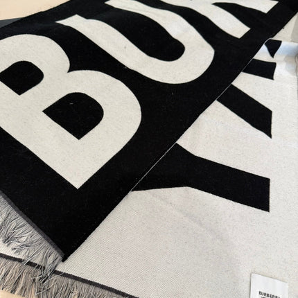 BURBERRY 26S SCARF 180 IN CASHMERE 513690