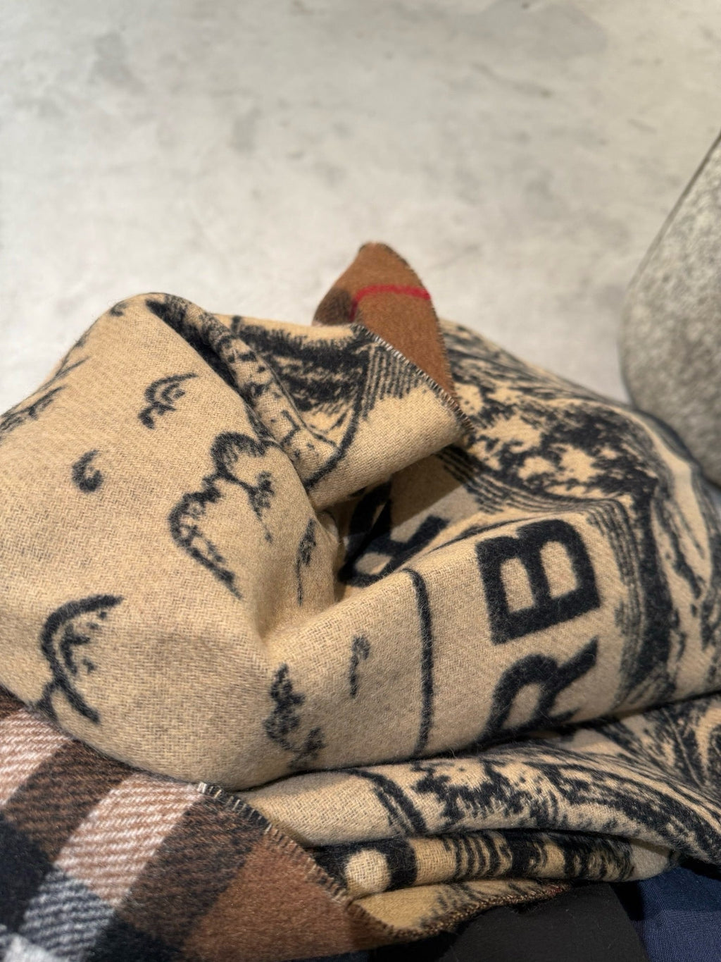 BURBERRY 26S SCARF 210CM IN CASHMERE 175679