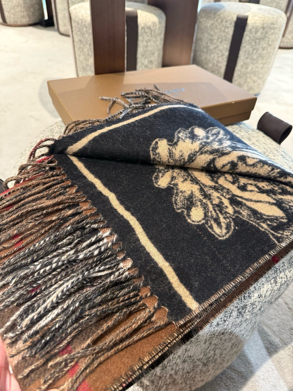 BURBERRY 26S SCARF 210CM IN CASHMERE 175679