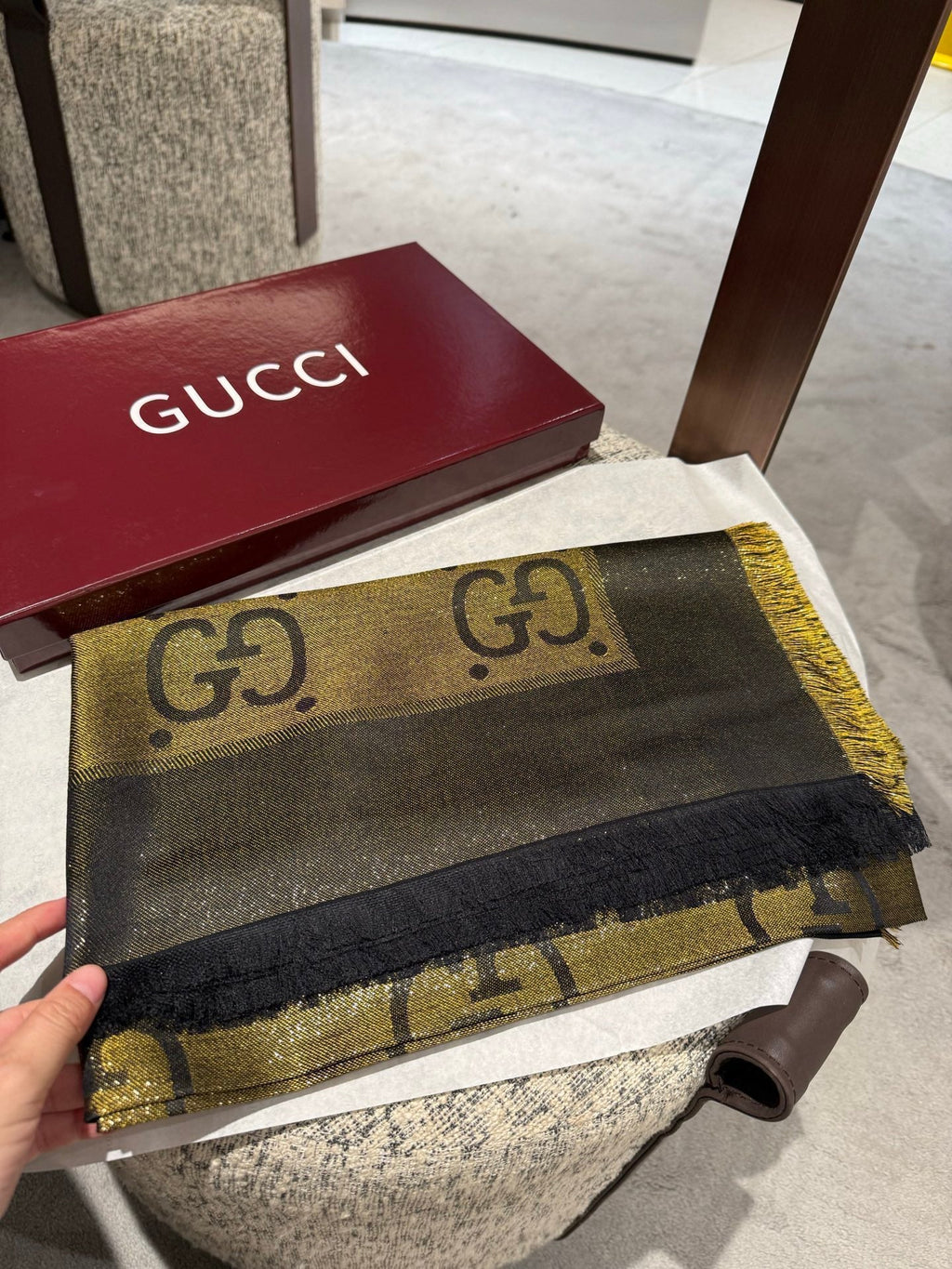 GUCCI 26S SCARF 140 IN CASHMERE AND SILK 309394