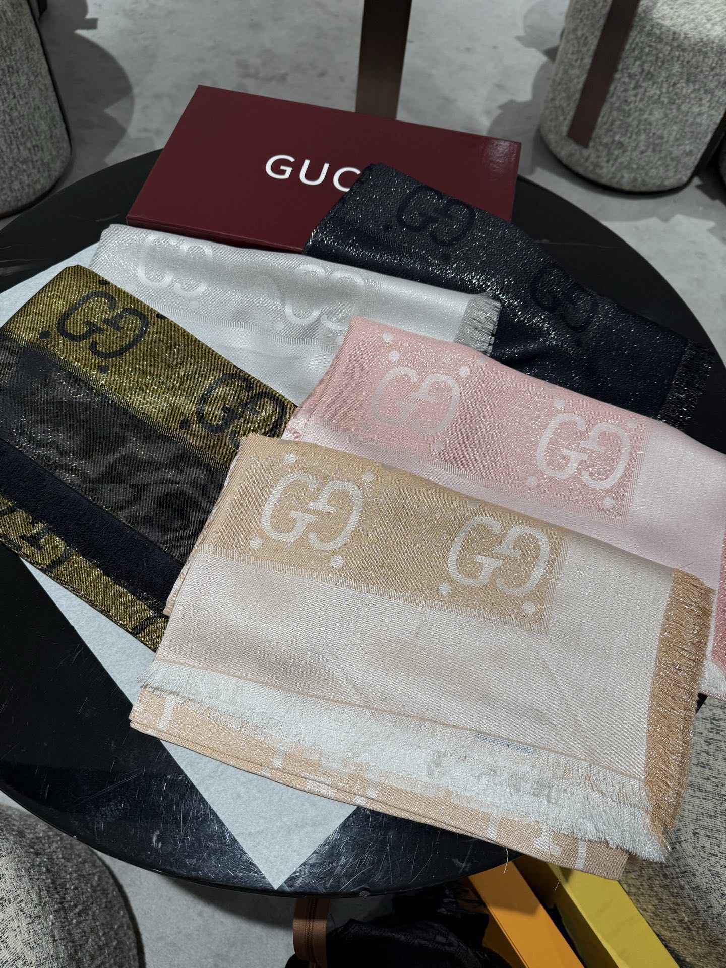 GUCCI 26S SCARF 140 IN CASHMERE AND SILK 309395