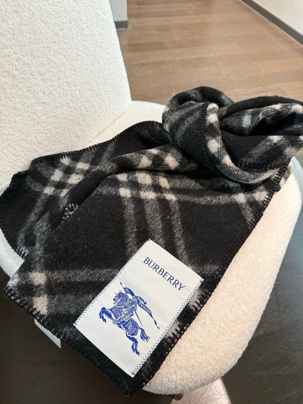BURBERRY 26S SCARF 180CM IN CASHMERE 307285