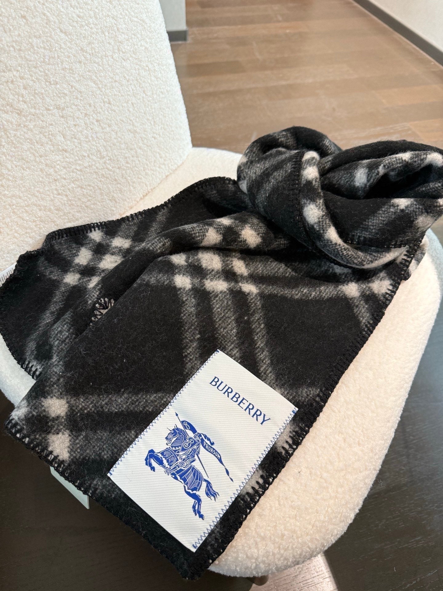 BURBERRY 26S SCARF 180CM IN CASHMERE 307285