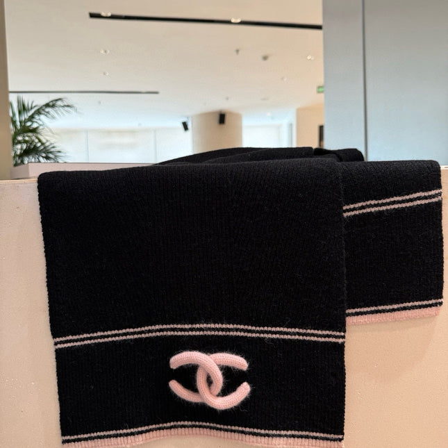 CHANEL 26S SCARF 190 IN KNITTED CASHMERE 309393