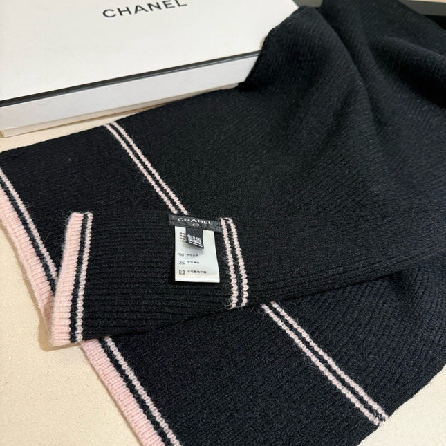 CHANEL 26S SCARF 190 IN KNITTED CASHMERE 309393