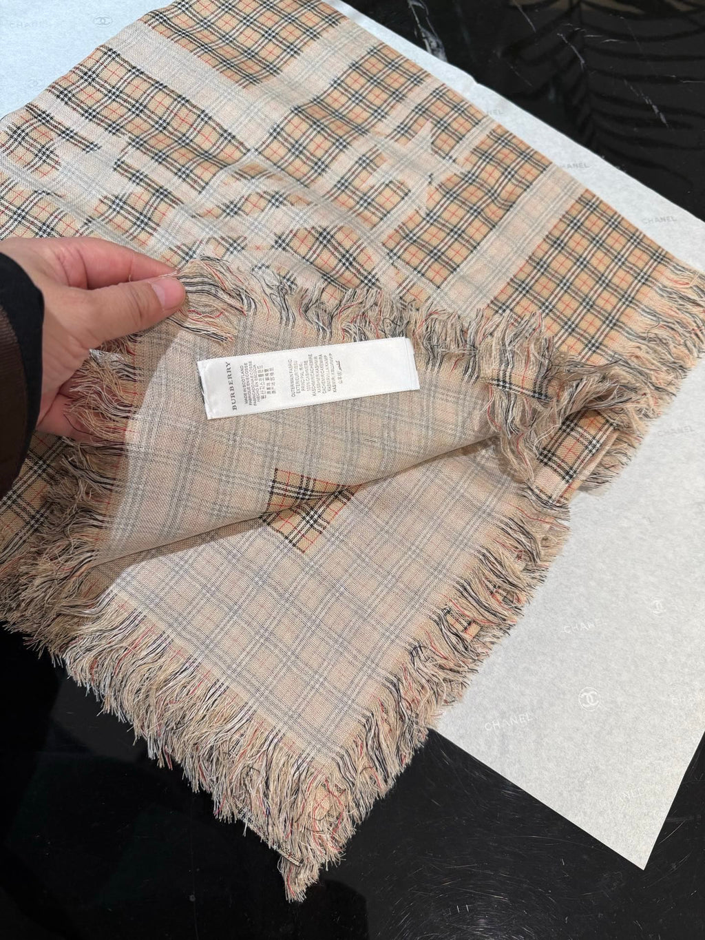 BURBERRY 26S SCARF 130CM IN CASHMERE 215168